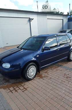 Хетчбек Volkswagen Golf 2000 в Чернівцях