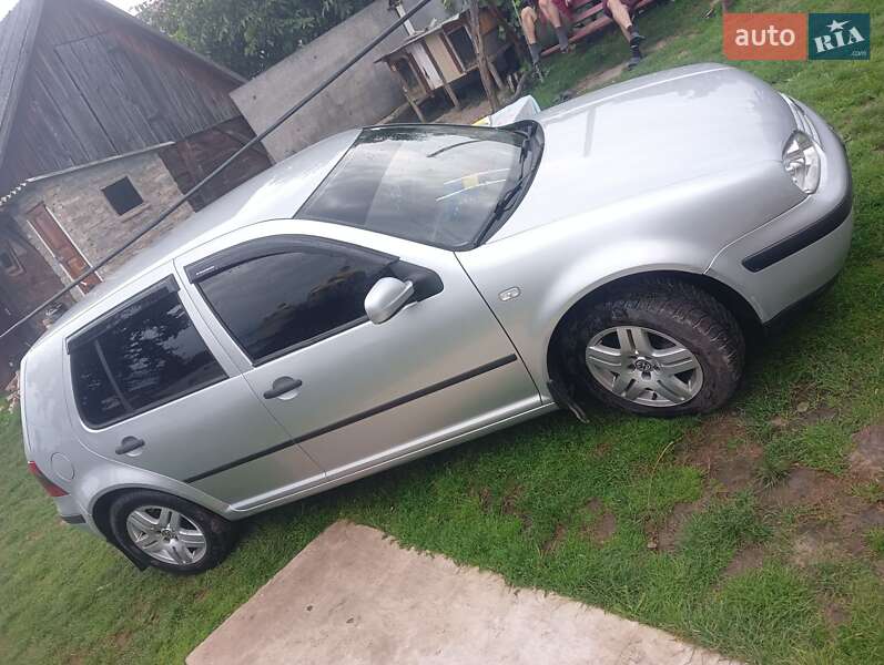 Хетчбек Volkswagen Golf 2002 в Радехові фото 3 Хетчбек Volkswagen Golf 2002 в Радехові