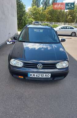 Універсал Volkswagen Golf 2004 в 