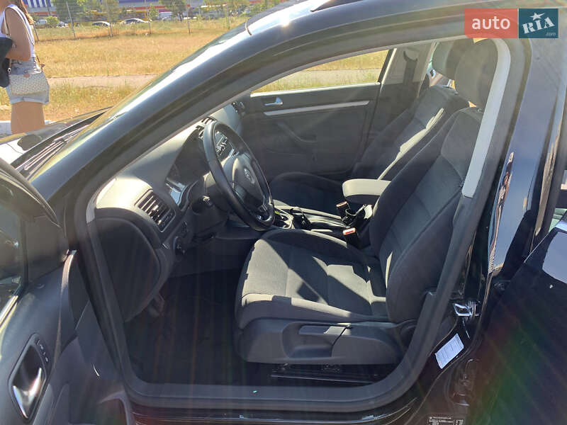 Универсал Volkswagen Golf 2009 в Киеве