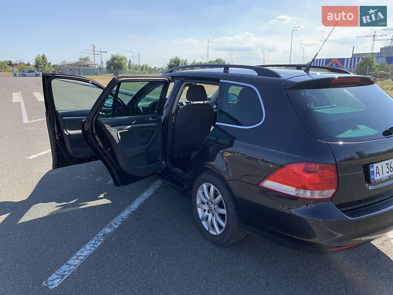 Универсал Volkswagen Golf 2009 в Киеве