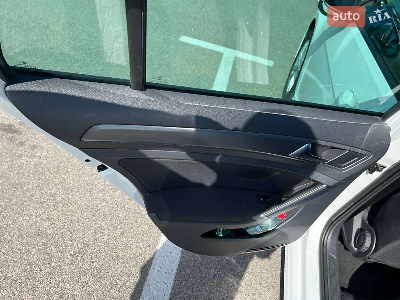 Универсал Volkswagen Golf 2017 в Борисполе