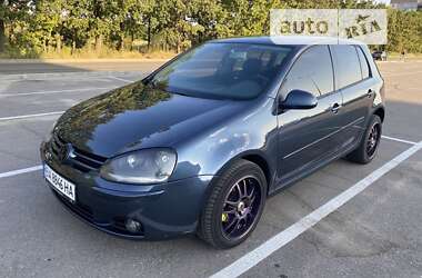 Хэтчбек Volkswagen Golf 2004 в Кропивницком