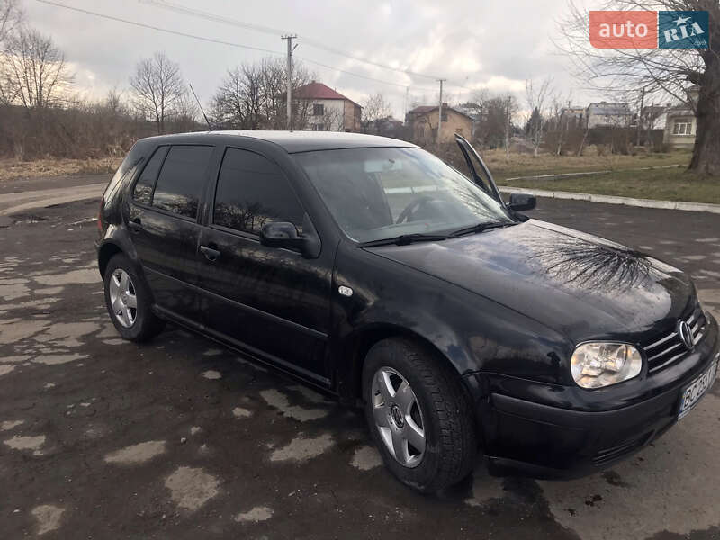 Хетчбек Volkswagen Golf 2002 в Дрогобичі