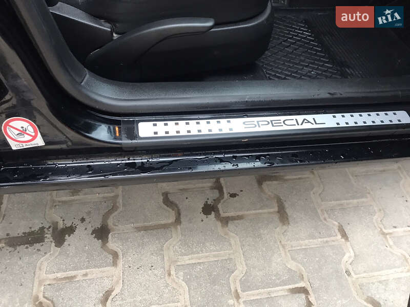Хетчбек Volkswagen Golf 2002 в Дрогобичі