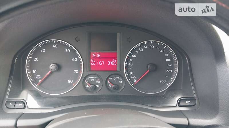 Хэтчбек Volkswagen Golf 2005 в Ходорове