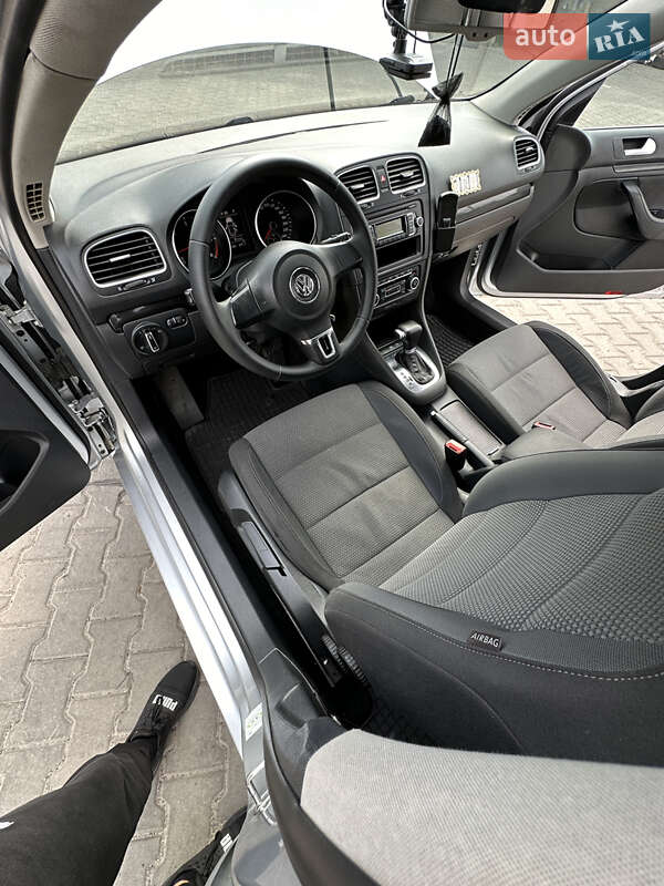 Универсал Volkswagen Golf 2010 в Луцке