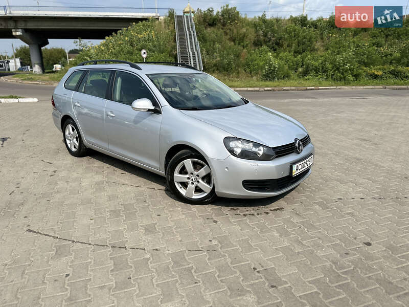 Универсал Volkswagen Golf 2010 в Луцке