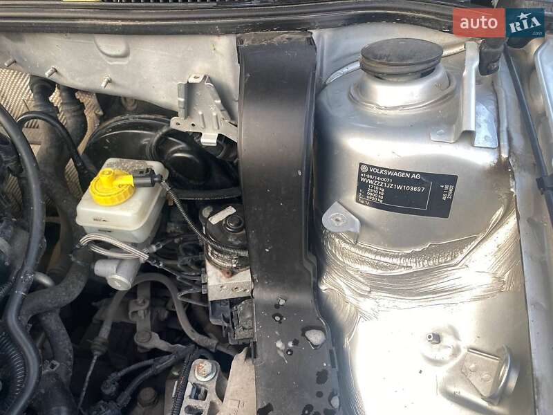 Хетчбек Volkswagen Golf 2000 в Запоріжжі