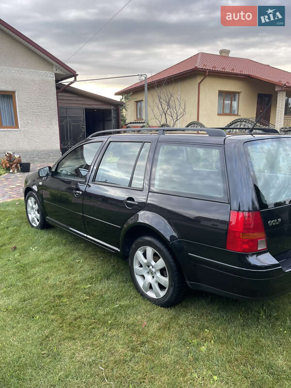Универсал Volkswagen Golf 2004 в Черновцах