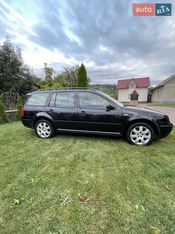 Универсал Volkswagen Golf 2004 в Черновцах