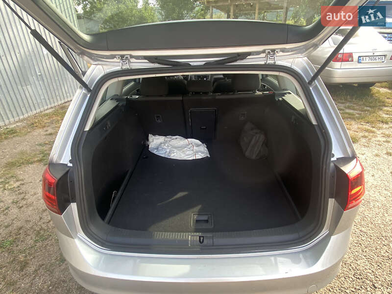 Универсал Volkswagen Golf 2017 в Фастове