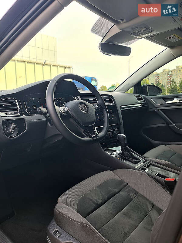 Універсал Volkswagen Golf 2020 в Запоріжжі