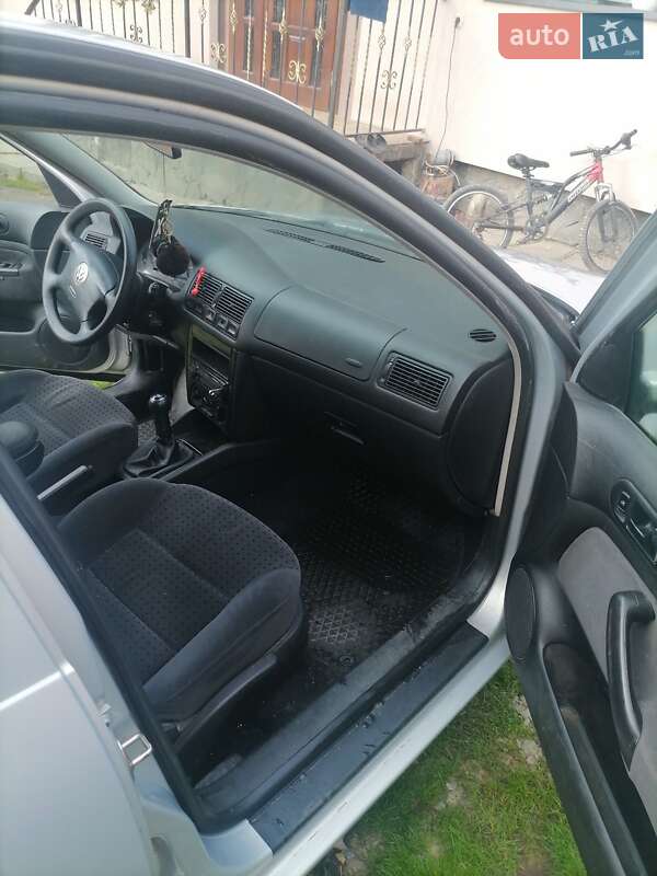 Хетчбек Volkswagen Golf 1999 в Львові