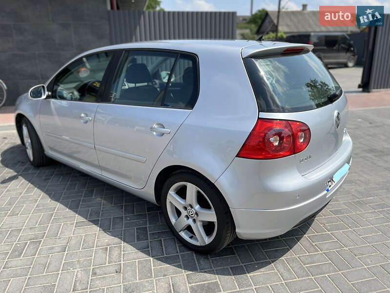 Хэтчбек Volkswagen Golf 2008 в Ровно
