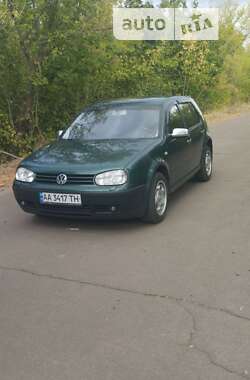 Хэтчбек Volkswagen Golf 2002 в Южноукраинске