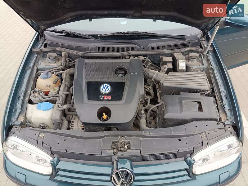 Хетчбек Volkswagen Golf 2002 в Старокостянтинові