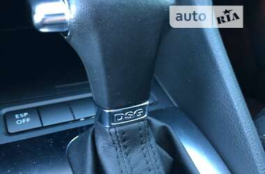 Хэтчбек Volkswagen Golf 2009 в 