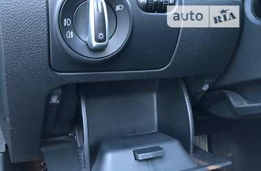 Хэтчбек Volkswagen Golf 2009 в 