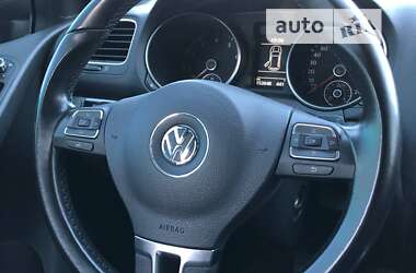 Хэтчбек Volkswagen Golf 2009 в 