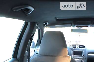 Хэтчбек Volkswagen Golf 2009 в 