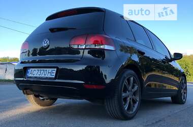 Хэтчбек Volkswagen Golf 2009 в 