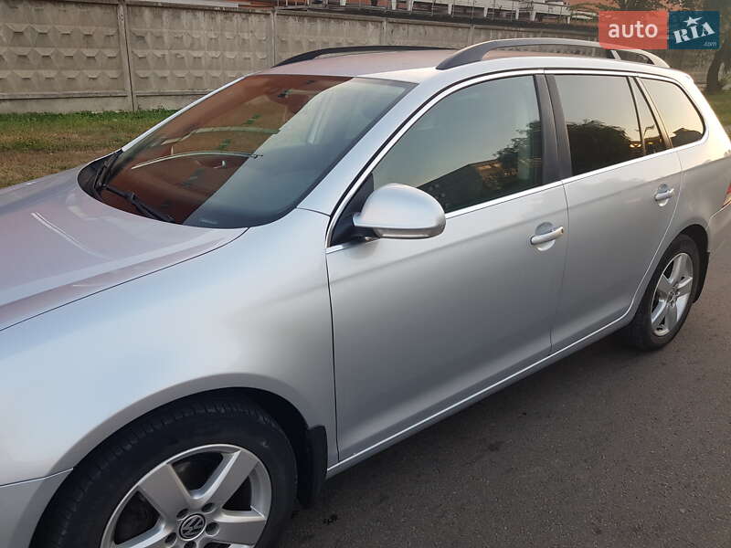 Універсал Volkswagen Golf 2013 в Броварах