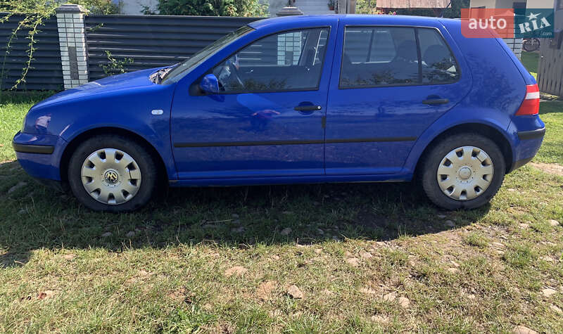 Хэтчбек Volkswagen Golf 2002 в Калуше