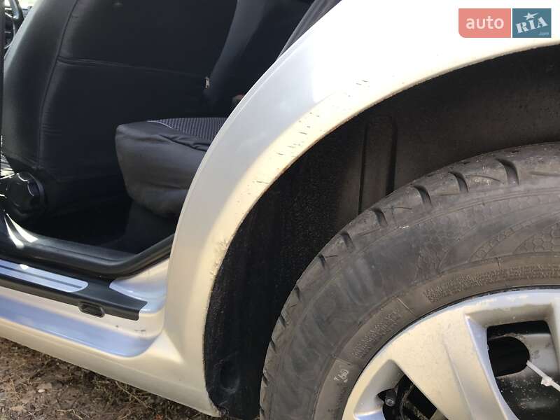 Хэтчбек Volkswagen Golf 2001 в Краснограде