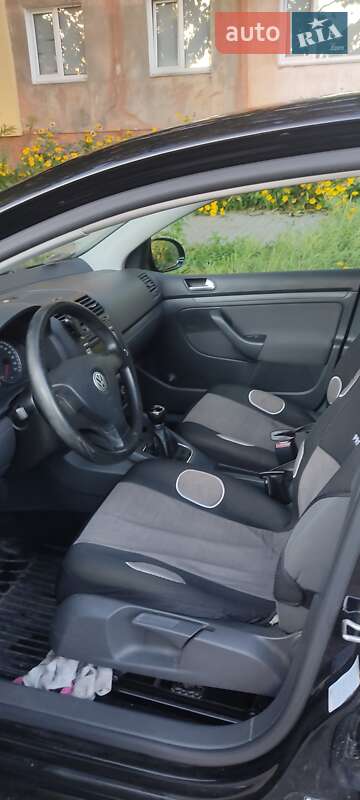 Хетчбек Volkswagen Golf 2006 в Сумах