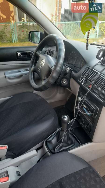 Універсал Volkswagen Golf 2001 в Тернополі
