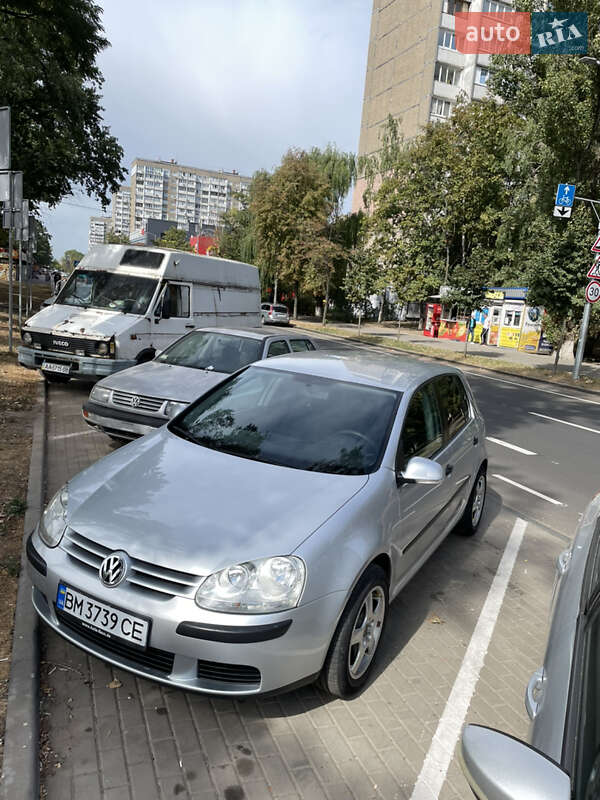 Універсал Volkswagen Golf 2004 в Києві