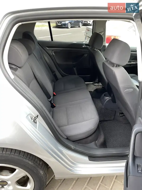 Volkswagen Golf 2004 VIN WVWZZZ1KZ5B070973 фото оголошення 8 з 48