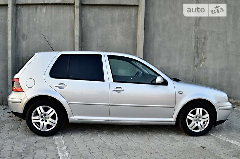 Хэтчбек Volkswagen Golf 2001 в Дрогобыче