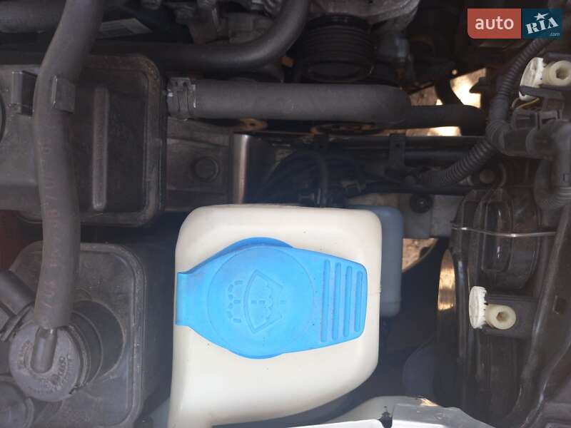 Універсал Volkswagen Golf 2004 в Ємільчиному