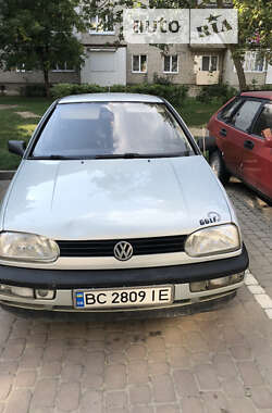 Хетчбек Volkswagen Golf 1997 в Новояворівську