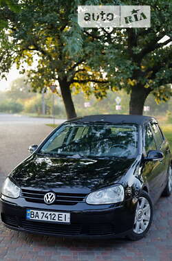 Хетчбек Volkswagen Golf 2004 в Кропивницькому