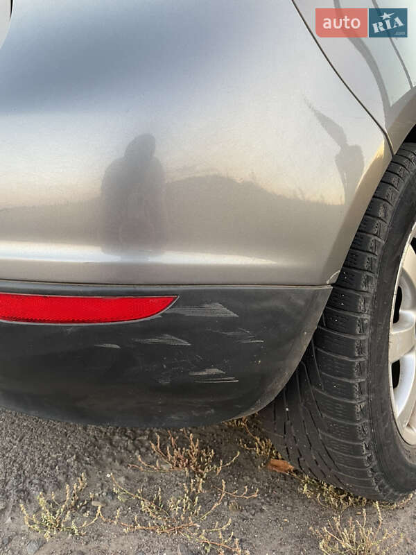 Хетчбек Volkswagen Golf 2005 в Сокалі