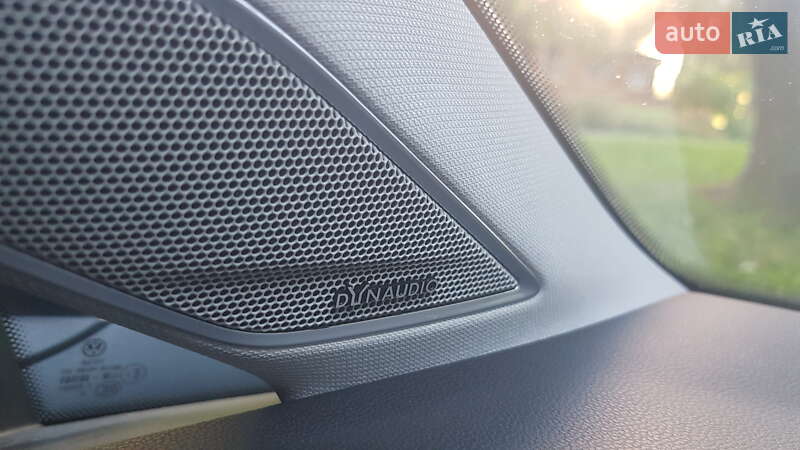 Універсал Volkswagen Golf 2020 в Ужгороді