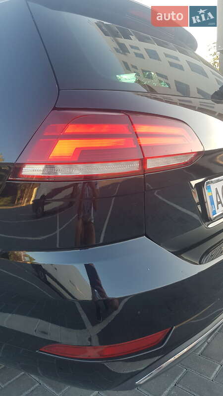 Універсал Volkswagen Golf 2020 в Ужгороді