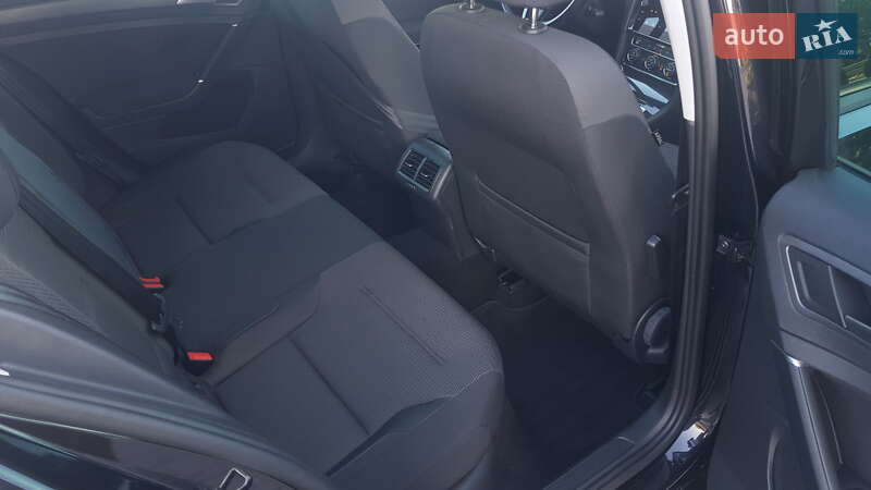 Універсал Volkswagen Golf 2020 в Ужгороді