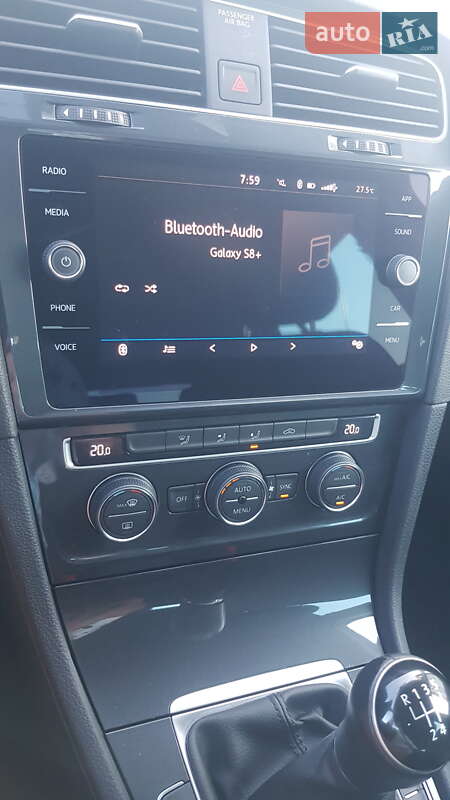 Універсал Volkswagen Golf 2020 в Ужгороді