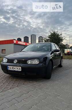 Хэтчбек Volkswagen Golf 2002 в Киеве