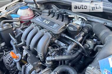Хэтчбек Volkswagen Golf 2005 в 