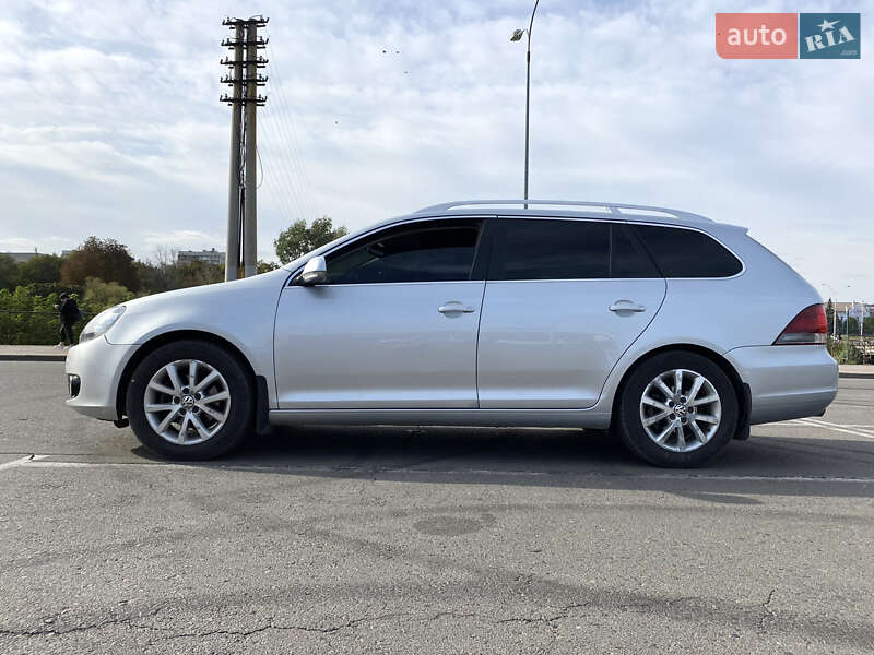 Универсал Volkswagen Golf 2009 в Сумах