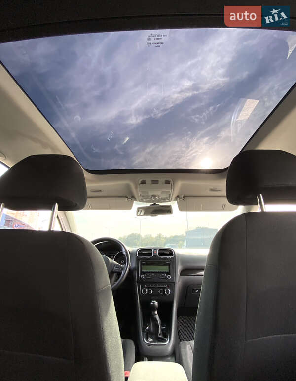 Универсал Volkswagen Golf 2009 в Сумах