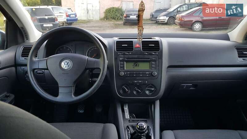 Хетчбек Volkswagen Golf 2005 в Кодимі