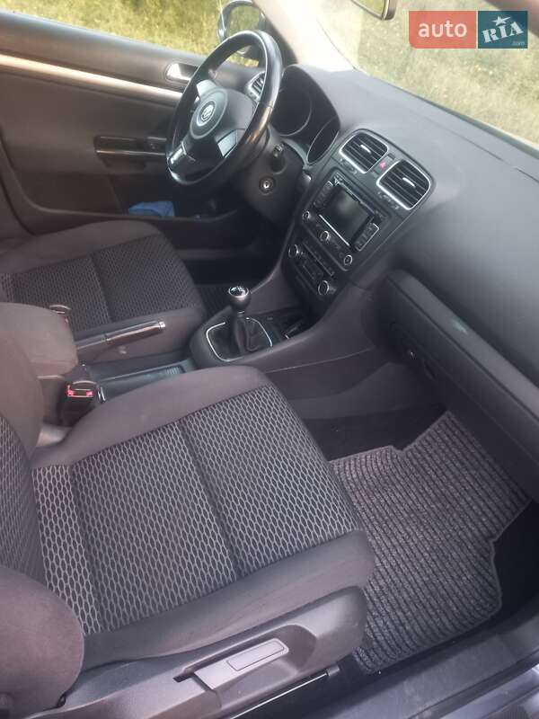 Універсал Volkswagen Golf 2010 в Миргороді