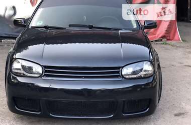 Хэтчбек Volkswagen Golf 2002 в Белой Церкви