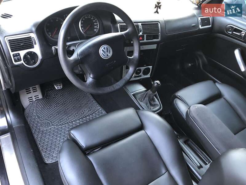 Хетчбек Volkswagen Golf 2002 в Білій Церкві